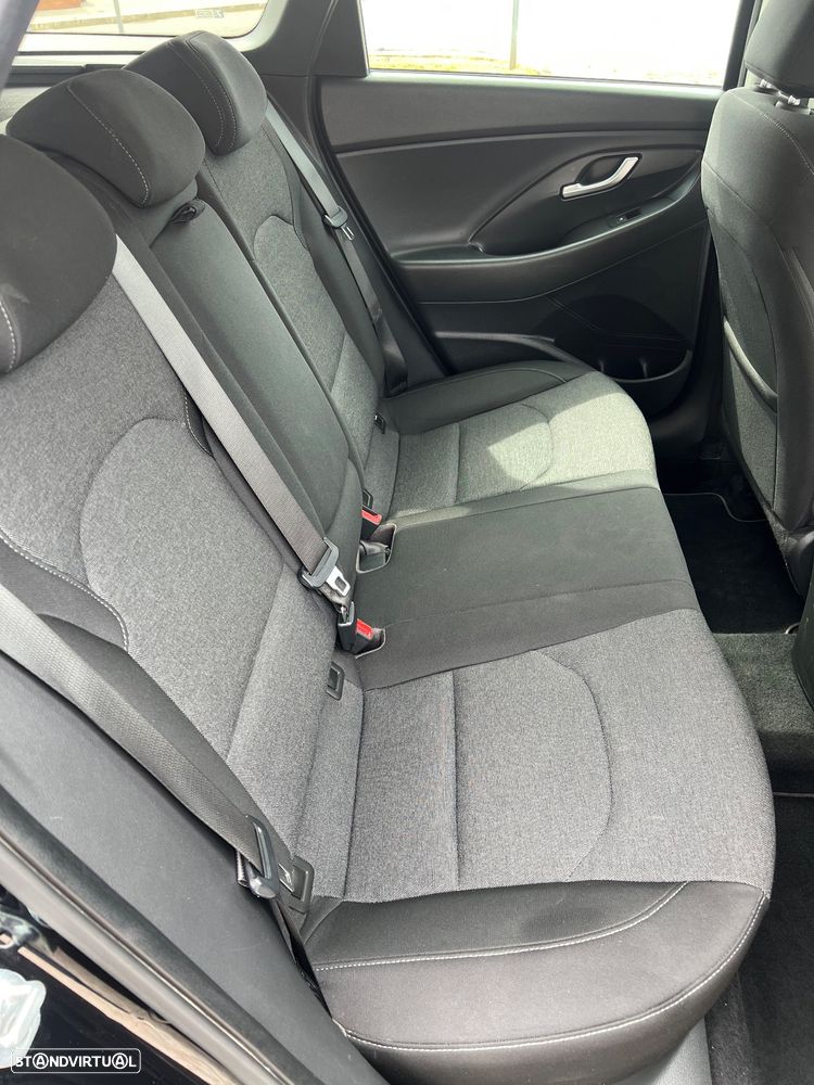 Hyundai i30 SW 1.6 CRDi Style Plus - 37