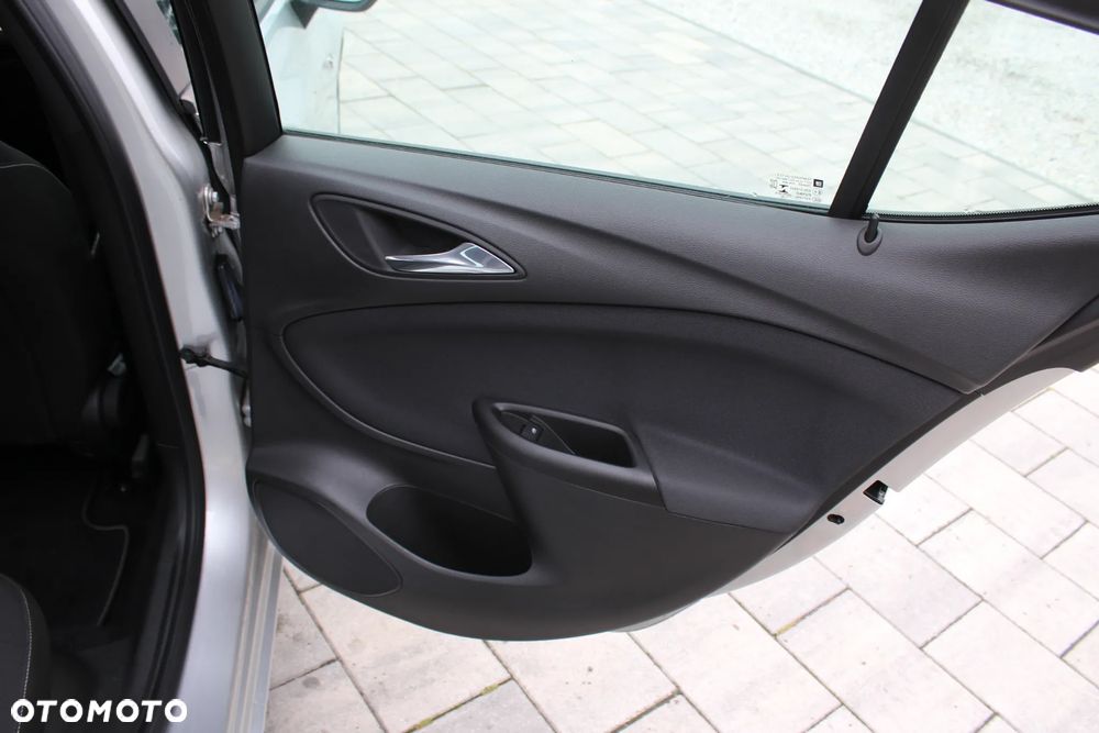 Opel Astra 1.6 D (CDTI) Dynamic - 21