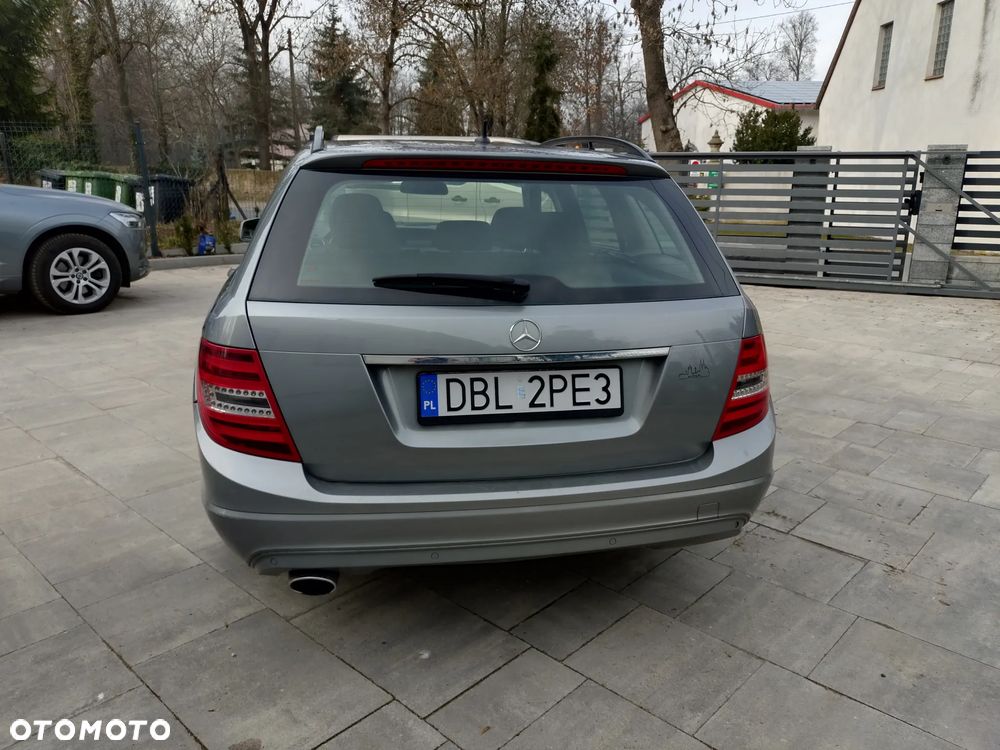 Mercedes-Benz Klasa C 220 CDI BlueEff Edition Classic - 5
