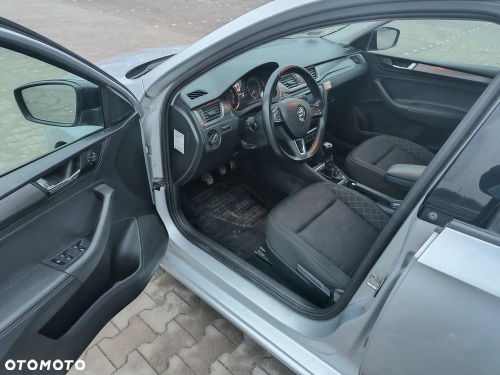 Skoda RAPID 1.0 TSI Style - 17