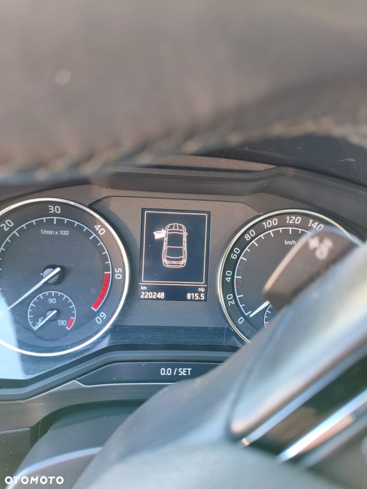 Skoda Superb 2.0 TDI Ambition DSG - 22