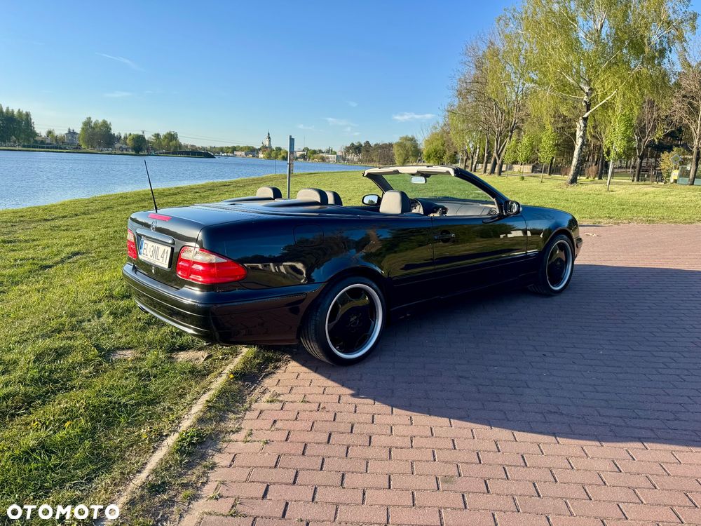 Mercedes-Benz CLK - 8