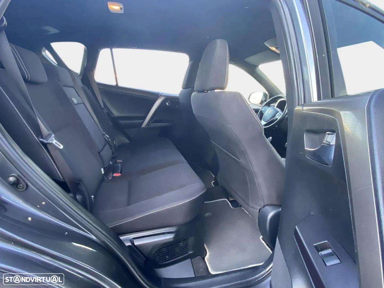 Toyota RAV4 2.5 HSD Pure Dark - 16