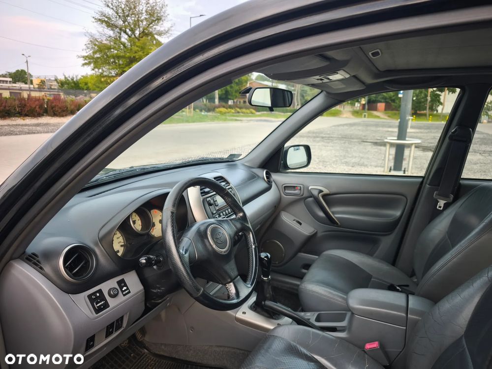 Toyota RAV4 2.0 D-4D 4x4 - 8