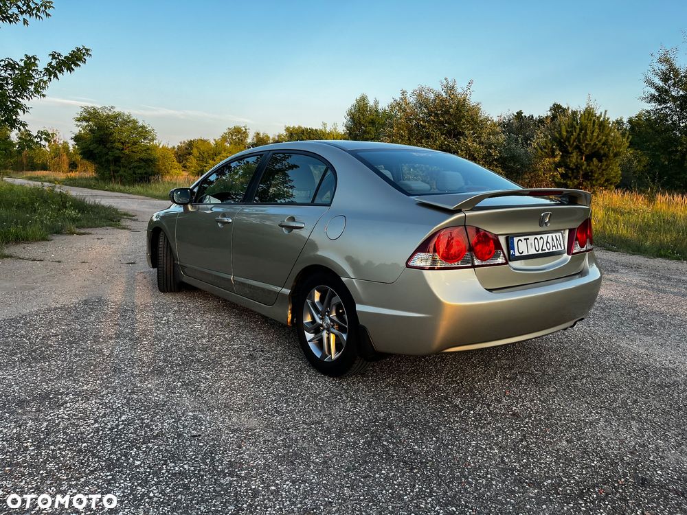 Honda Civic 1.8 Comfort - 3