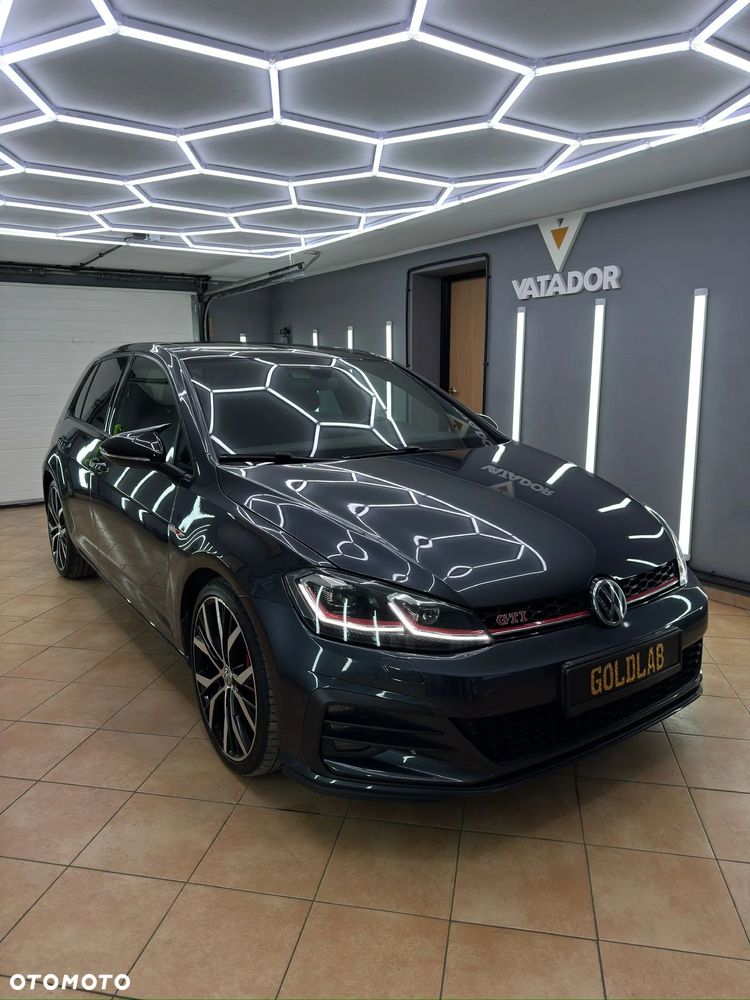 Volkswagen Golf GTI (BlueMotion Technology) DSG Performance - 3