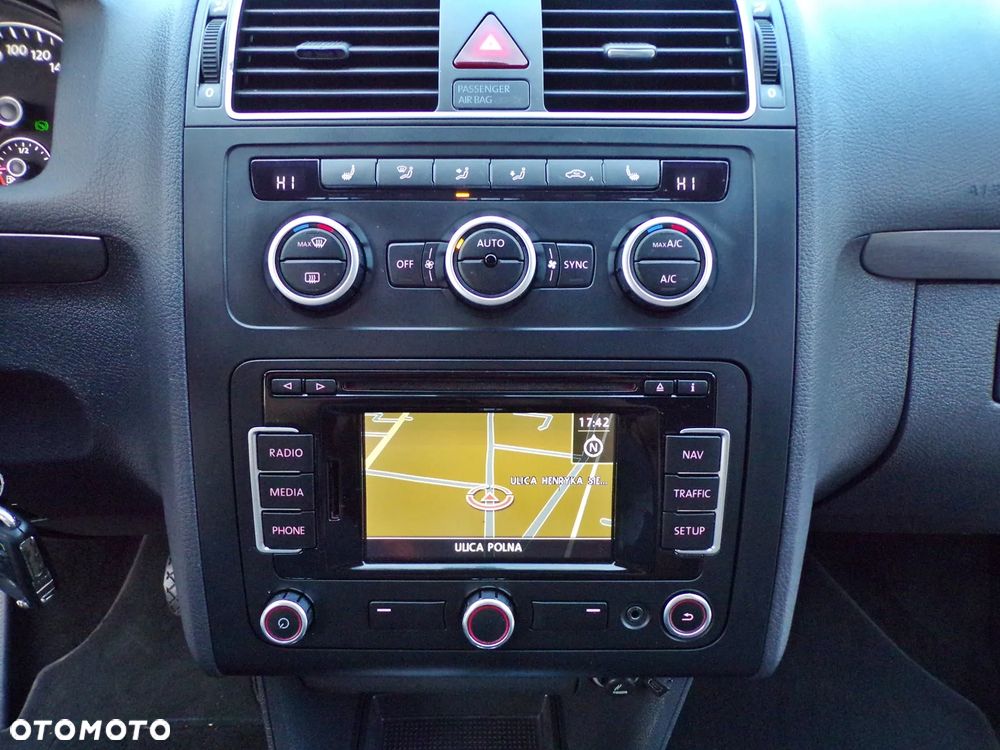 Volkswagen Touran 2.0 TDI DPF DSG Cross - 23