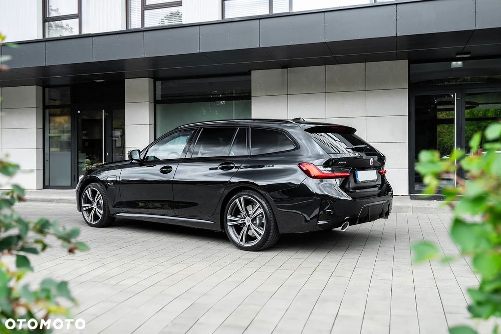 BMW Seria 3 330e xDrive M Sport sport - 2