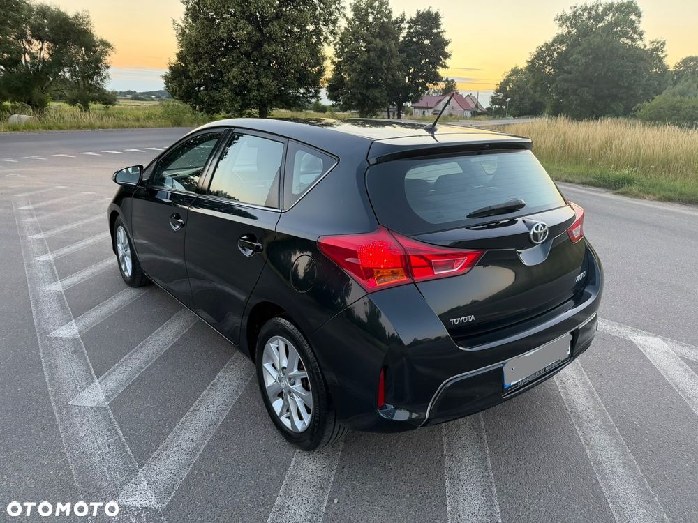 Toyota Auris 2.0 D-4D Dynamic - 24