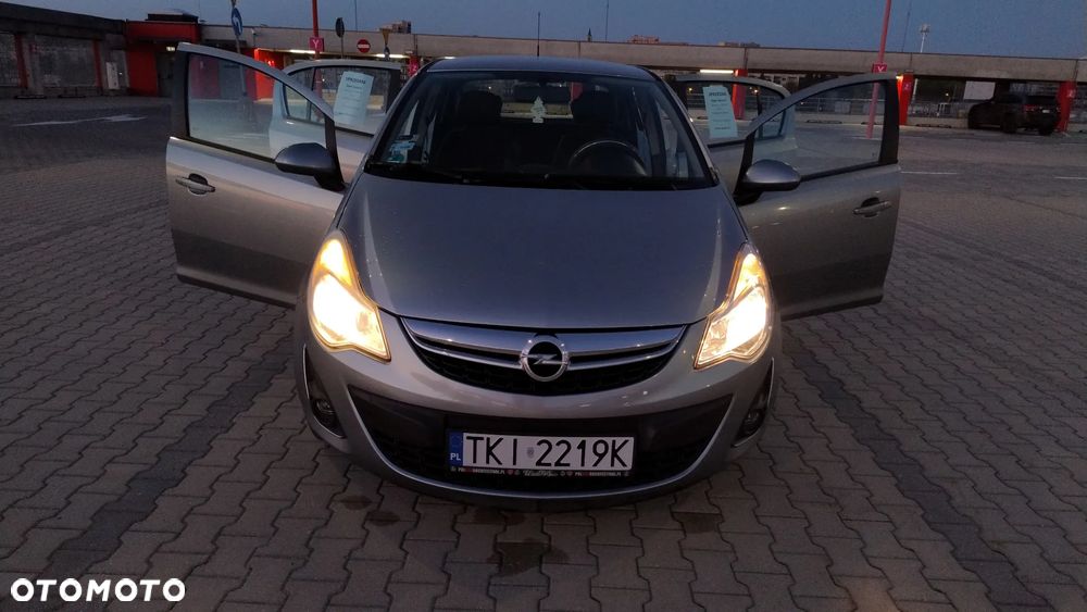 Opel Corsa 1.2 16V Cosmo - 19