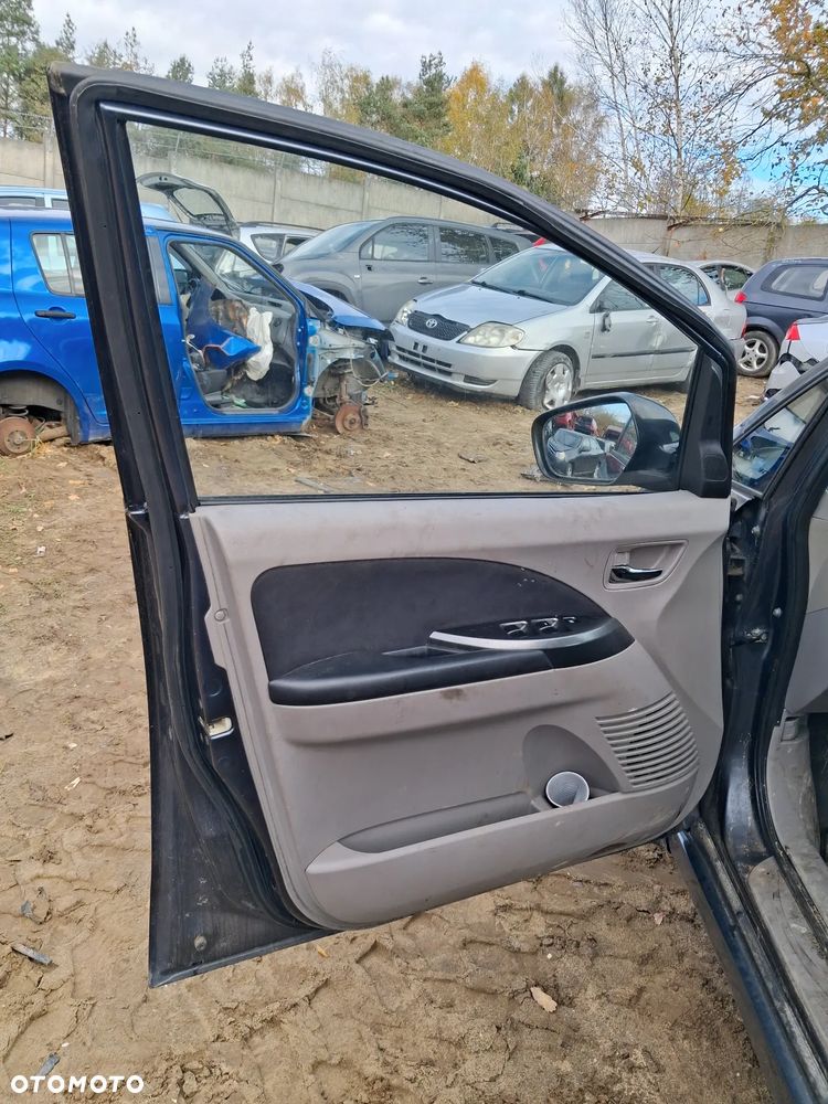 Mitsubishi grandis 06 drzwi lewy przod A72A - 6
