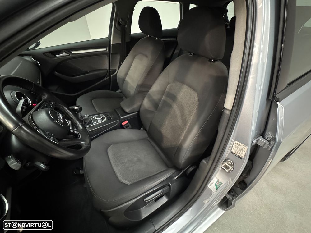 Audi A3 Sportback 1.6 TDI B.Line Attraction - 7
