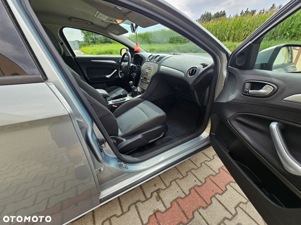 Ford Mondeo 2.0 Ambiente - 5