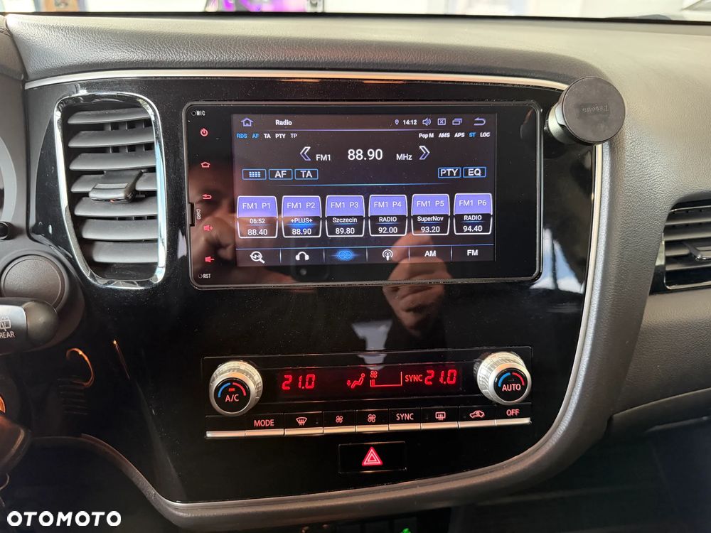 Mitsubishi Outlander 2.0 Invite + 2WD - 20