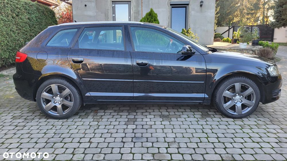 Audi A3 Sportback 1.4 TFSI Attraction - 4