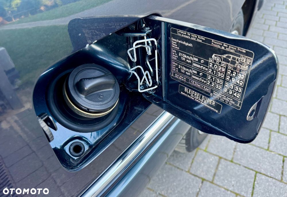 Mercedes-Benz Klasa E 320 T 4-Matic Elegance - 26