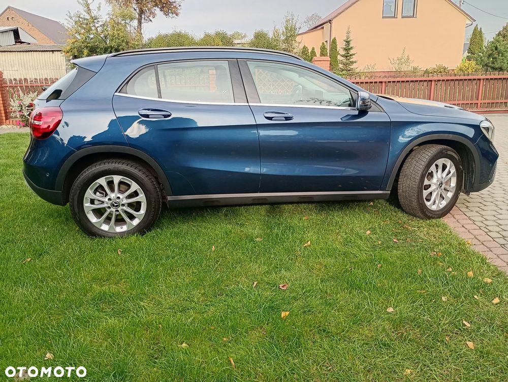 Mercedes-Benz GLA - 15