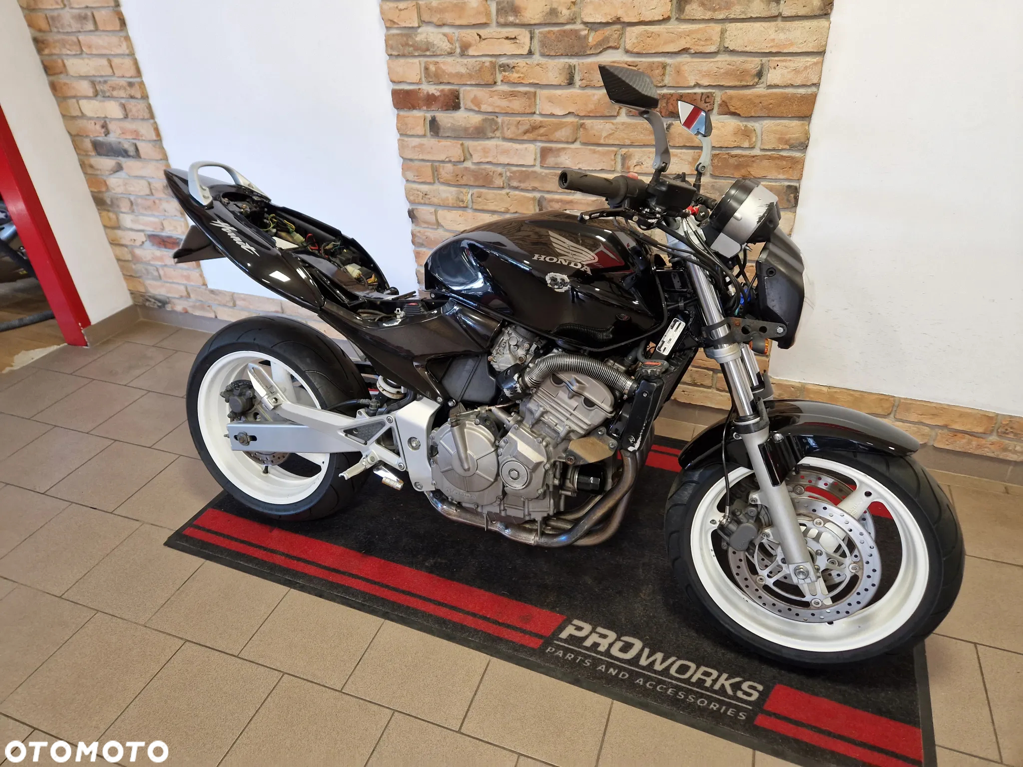 Honda Hornet - 10