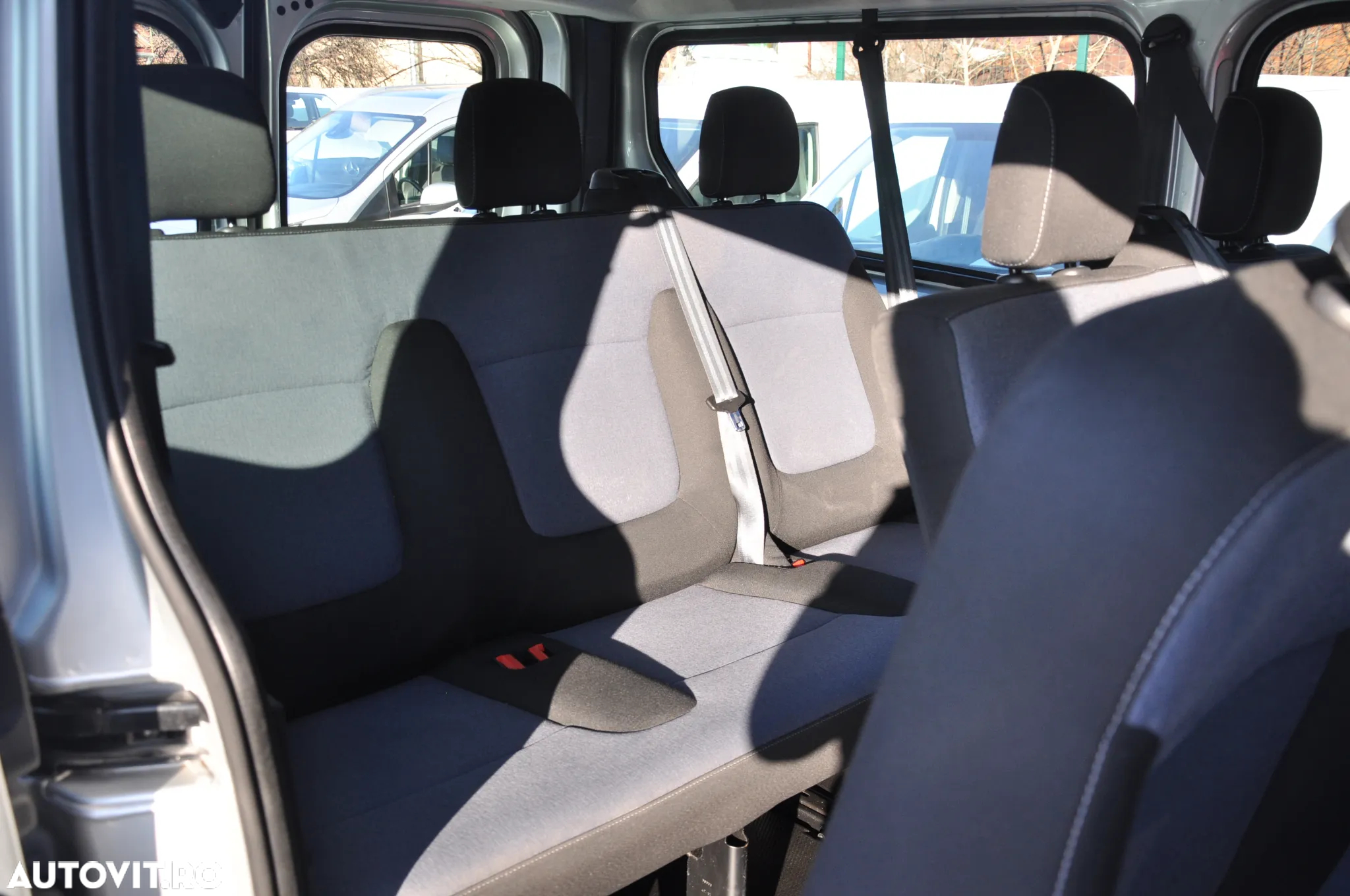 Opel Opel Vivaro L2H1 9 Locuri - 10