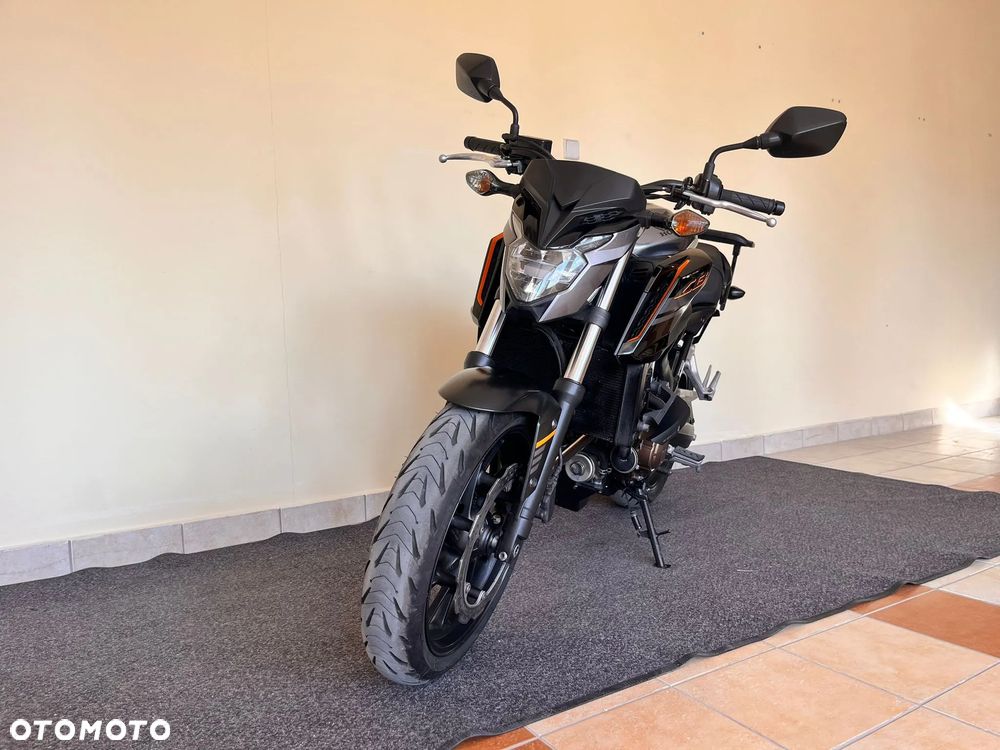 Honda CB - 12