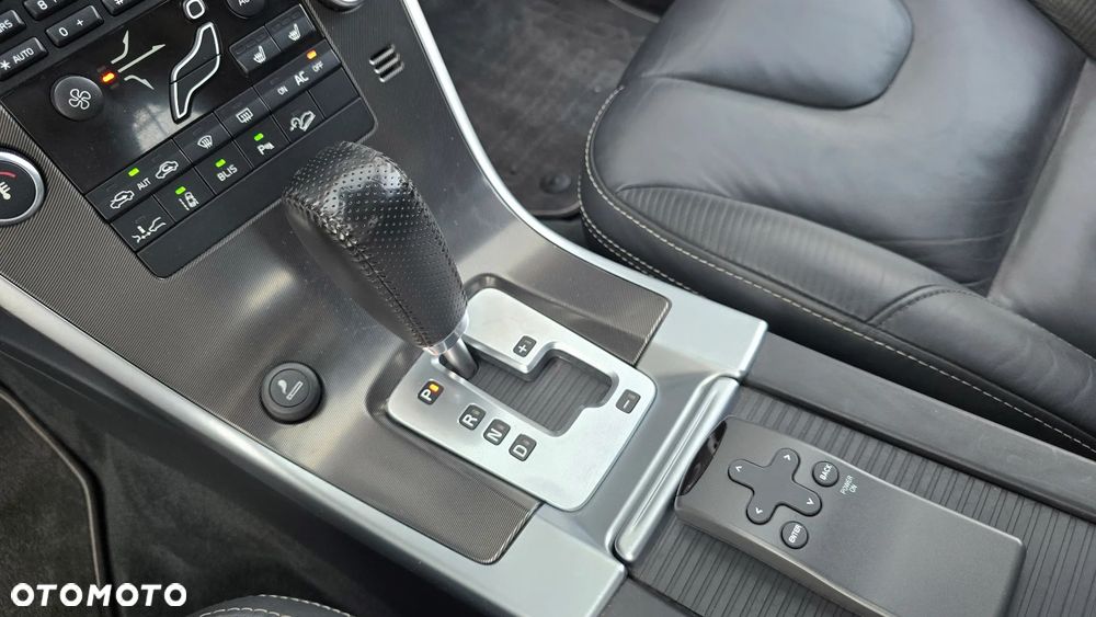 Volvo XC 60 T6 AWD RDesign - 22