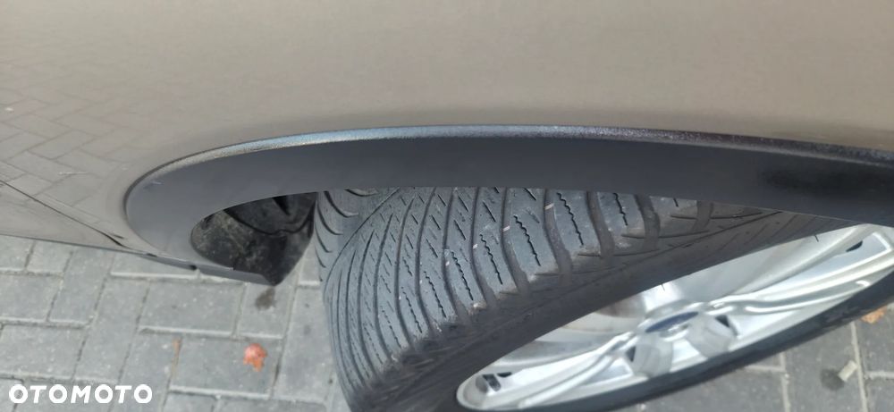 Ford Kuga 1.5 EcoBoost 2x4 Titanium - 24