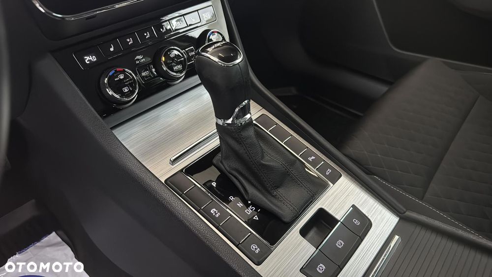 Skoda Superb 2.0 TDI SCR Ambition DSG - 16