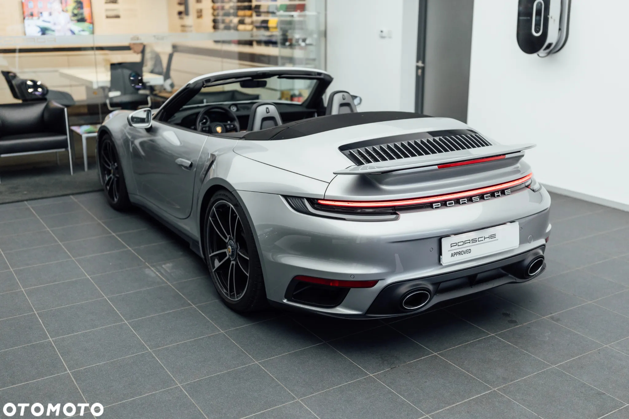 Porsche 911 Carrera Turbo Cabrio - 10