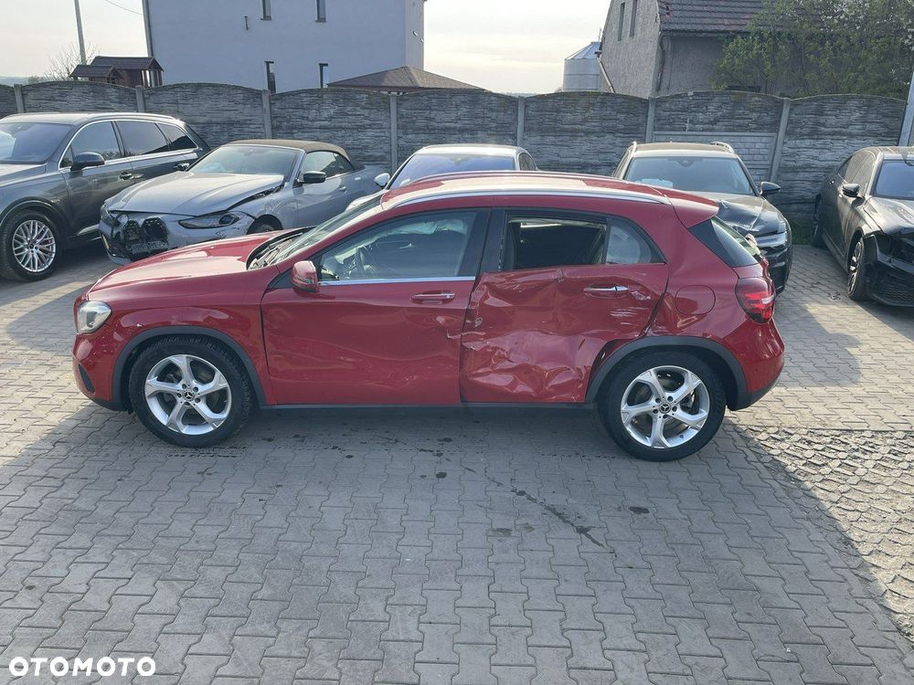 Mercedes-Benz GLA 200 (CDI) d 4Matic 7G-DCT Style - 4