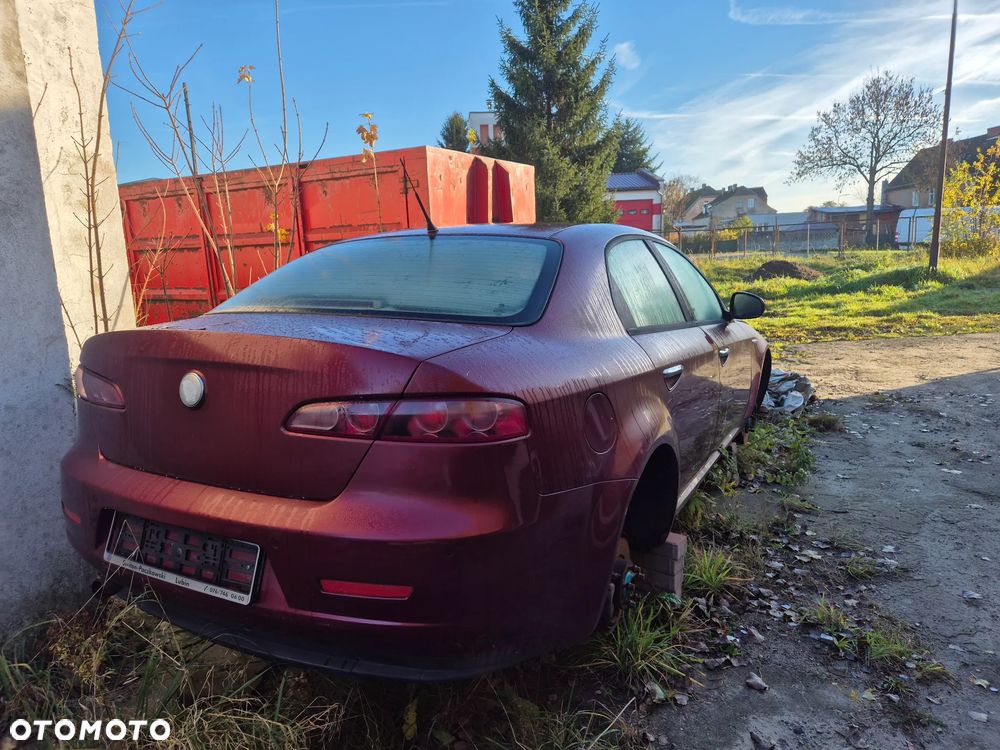 ALFA ROMEO 159  1,9 JTDM Części , maska, lampy, błotnik, alternator - 6