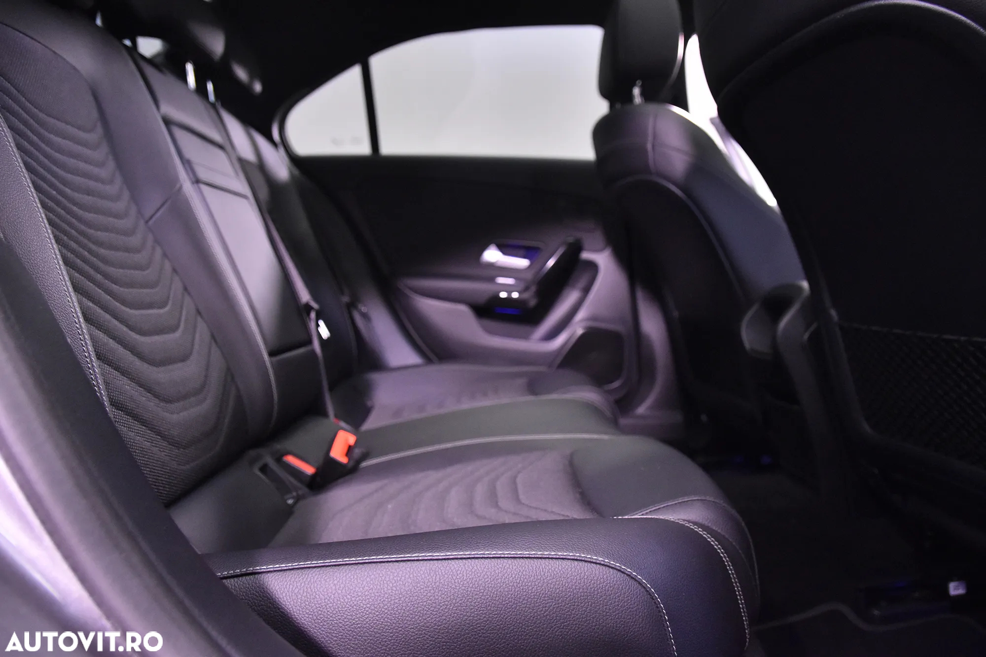 Mercedes-Benz A 200 7G-DCT - 12