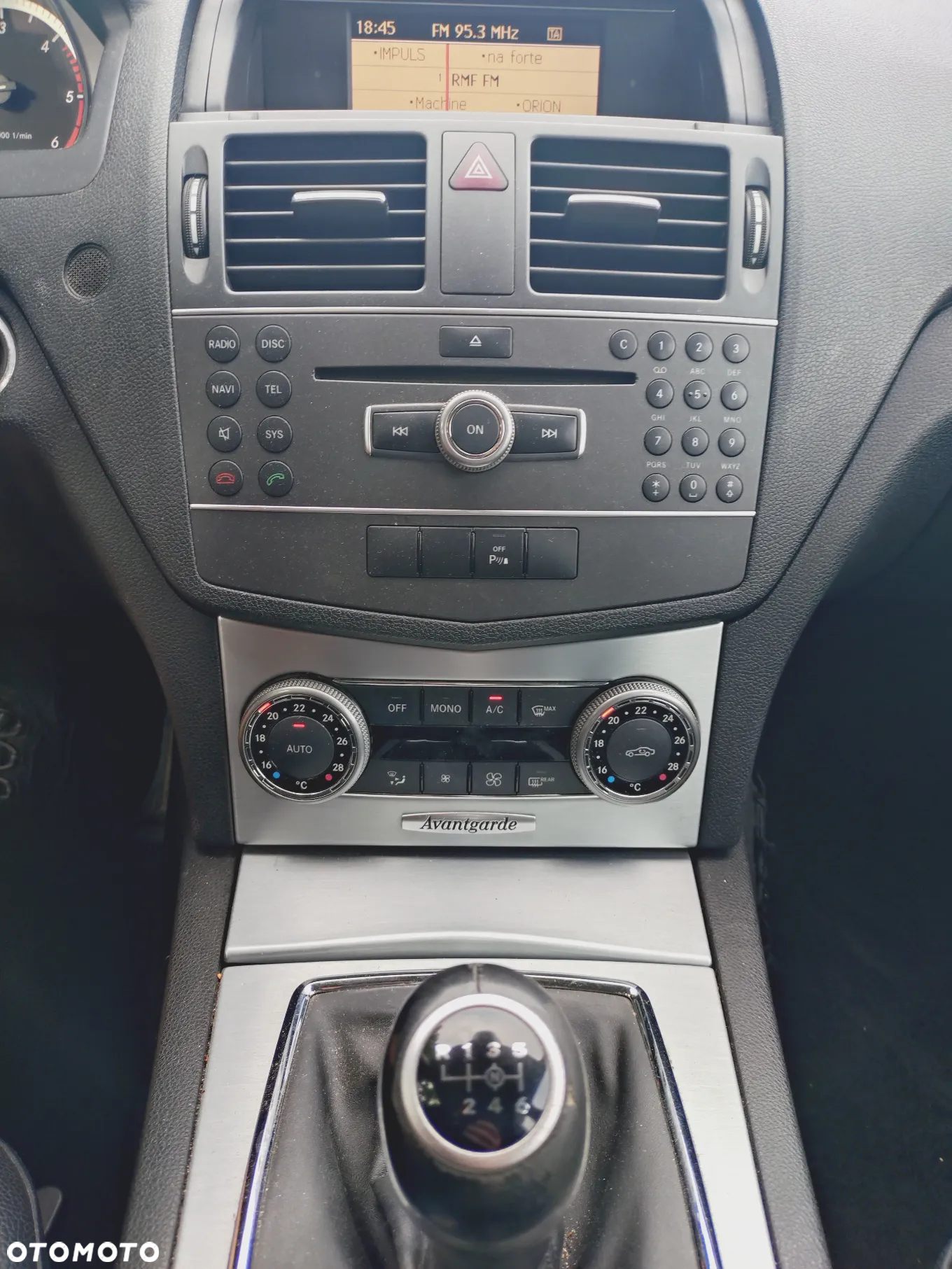 Mercedes-Benz Klasa C 180 T CDI DPF (BlueEFFICIENCY) Avantgarde - 22