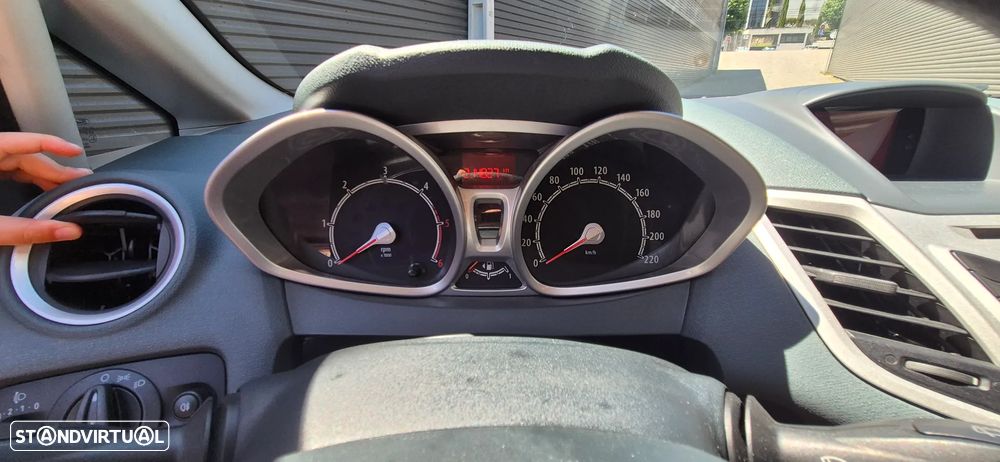 Ford Fiesta 1.4 TDCI Titanium - 9