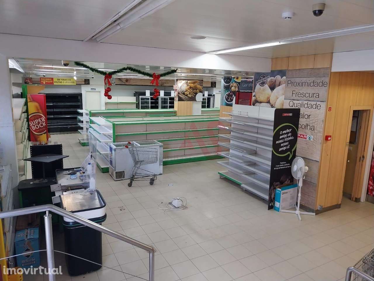 Espaço Comercial de 240 m² na Cova da Piedade, Almada - Grande imagem: 4/22