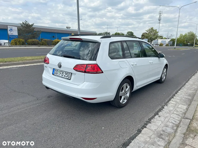 Volkswagen Golf - 11
