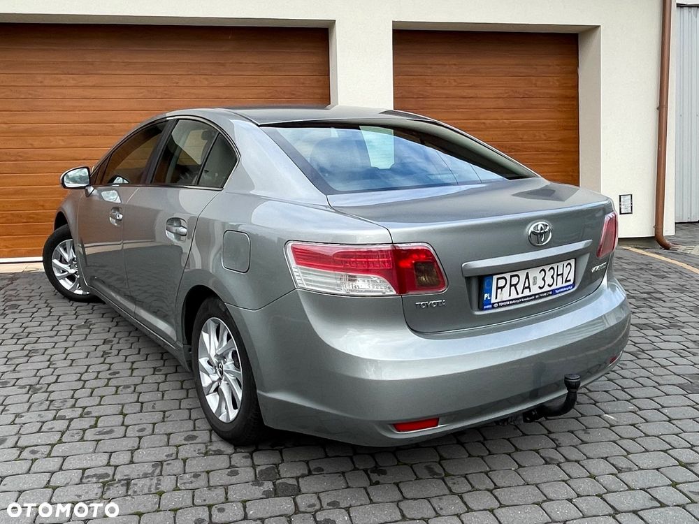 Toyota Avensis - 5