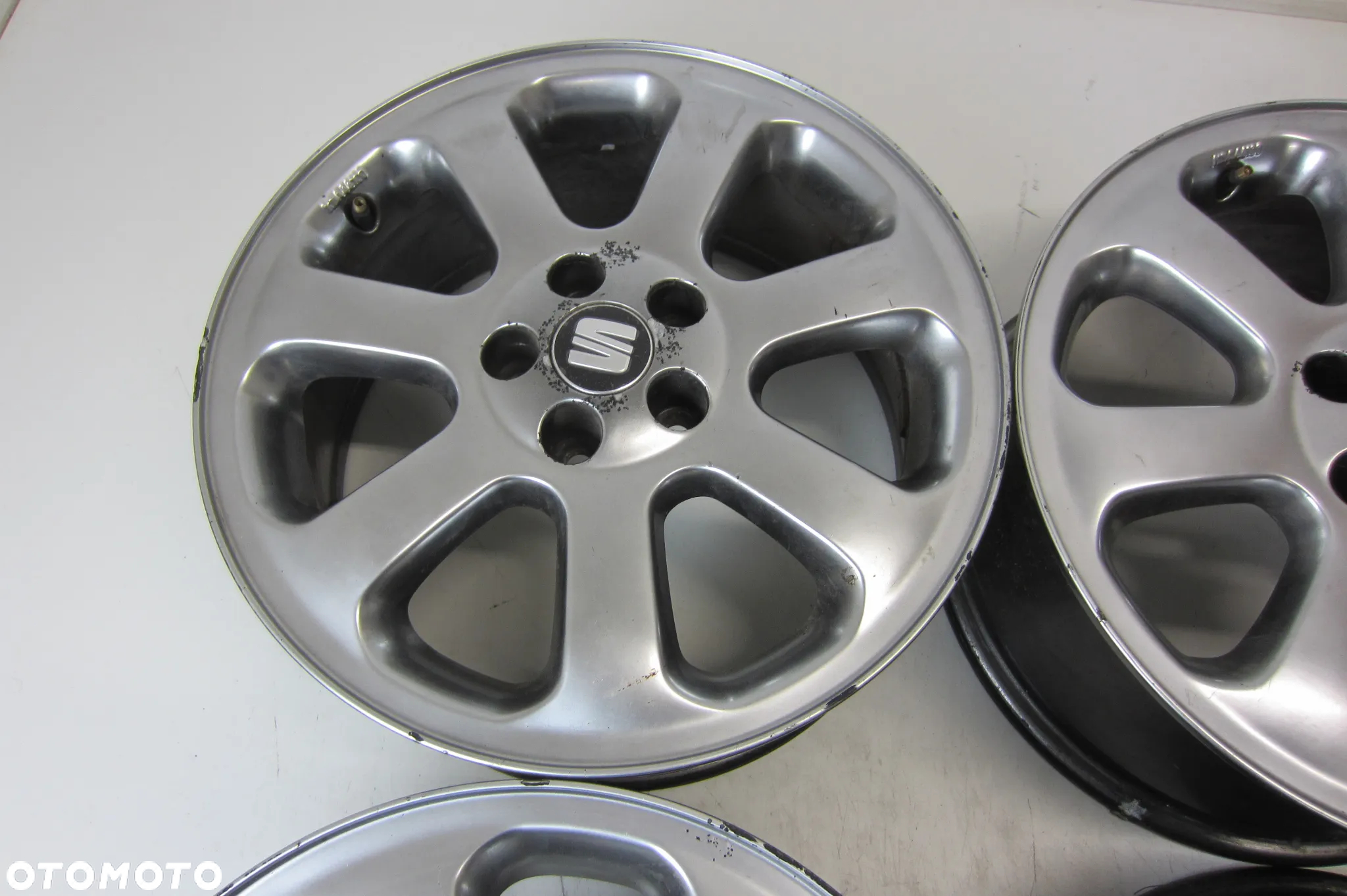 FELGI ALUMINIOWE 16 SEAT LEON IBIZA CORDOBA ARONA VW POLO TAIGO T CROSS SKODA SCALA OCTAVIA FABIA RAPID ROOMSTER 5X100 - 3