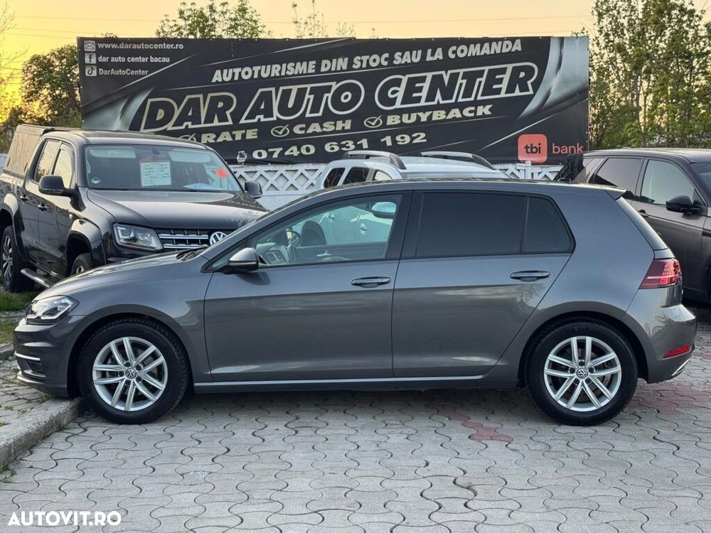 Volkswagen Golf - 6