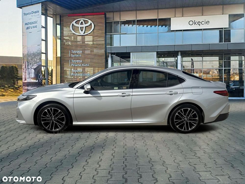Toyota Camry - 3