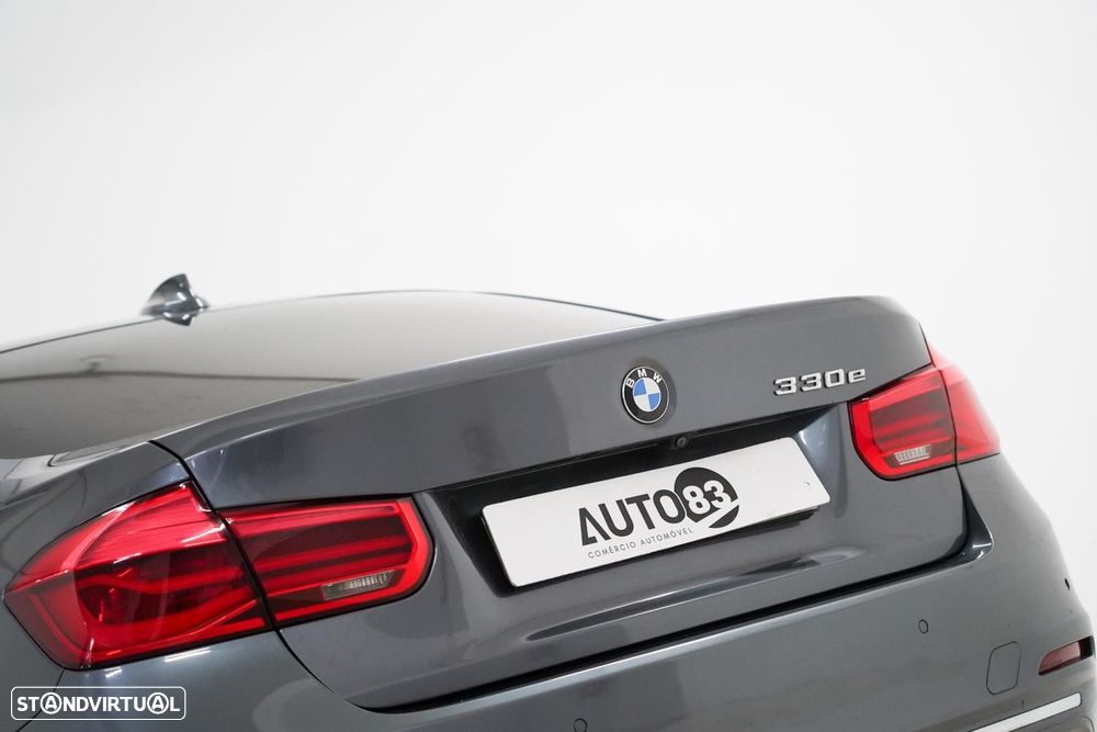 BMW 330 e iPerformance - 19