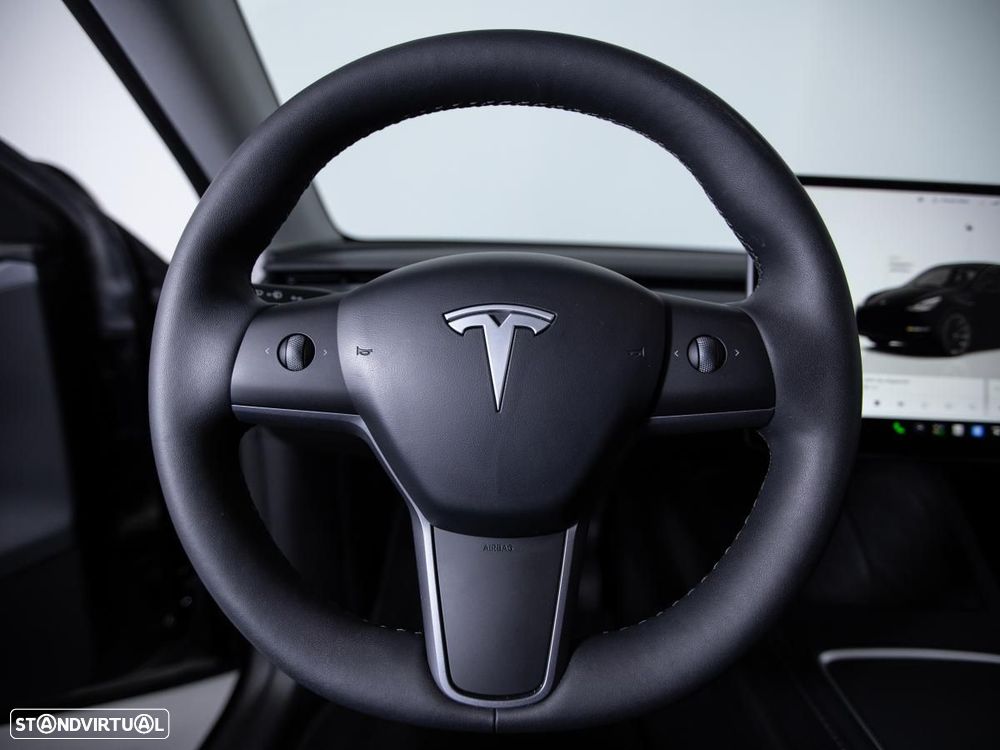 Tesla Model Y Long Range Dual Motor AWD - 18