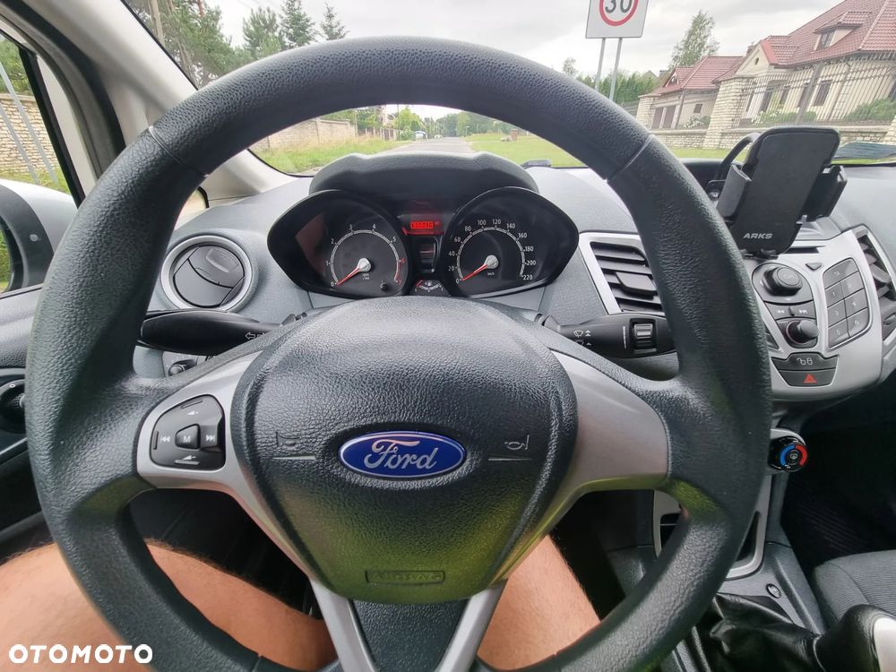 Ford Fiesta 1.25 Trend EU5 - 22