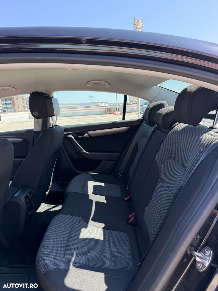 Volkswagen Passat 1.6TDI BlueMotion Tehnology DSG Comfortline - 4