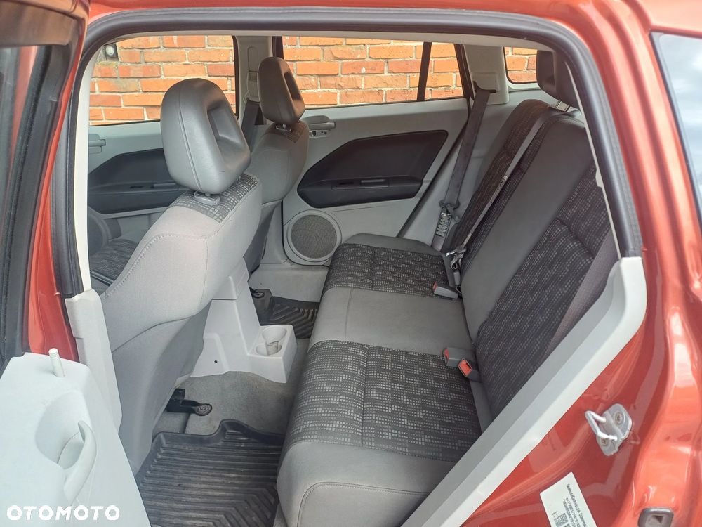 Dodge Caliber - 11
