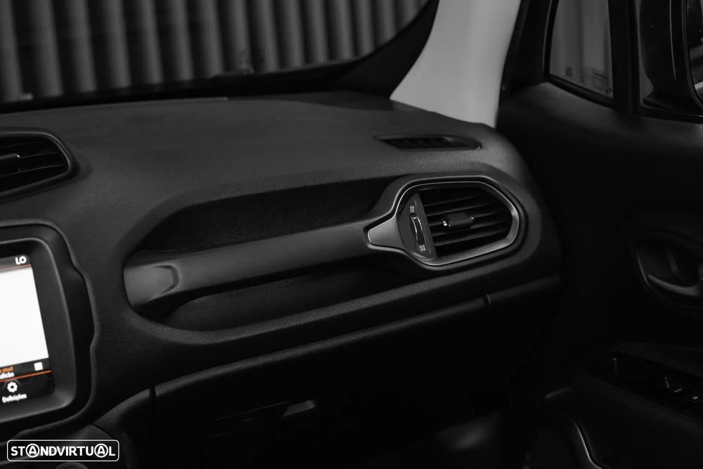 Jeep Renegade 1.0 T Limited - 28