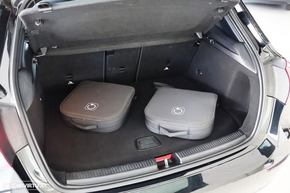 Mercedes-Benz A 250 e - 11