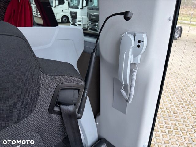 MAN LION`S COACH L R08 - 30