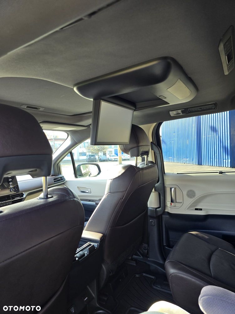 Toyota Sienna - 17