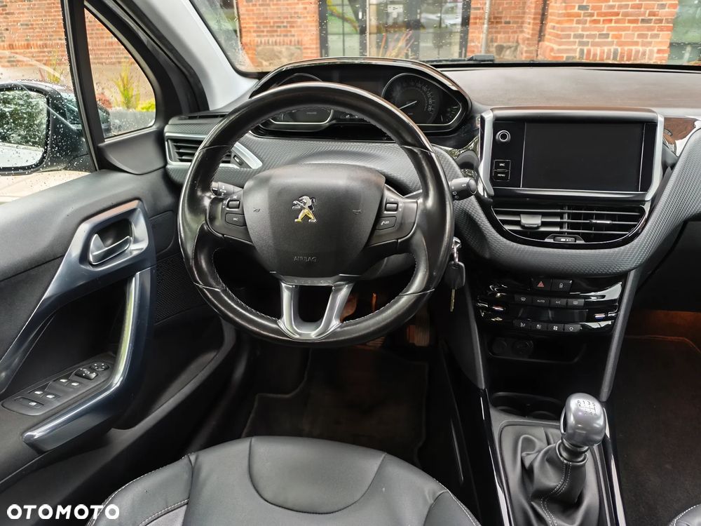 Peugeot 2008 PureTech 130 GPF Stop&Start Allure - 14