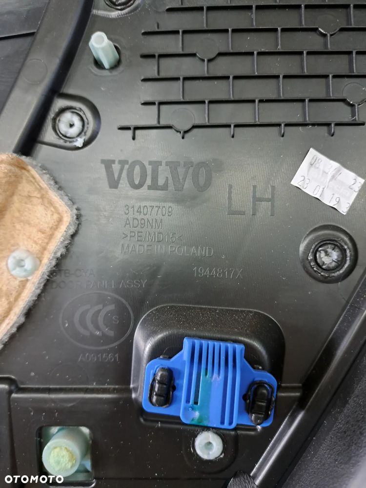 VOLVO XC40  TAPICERKA BOCZEK TYŁ LEWY PRAWY - 11